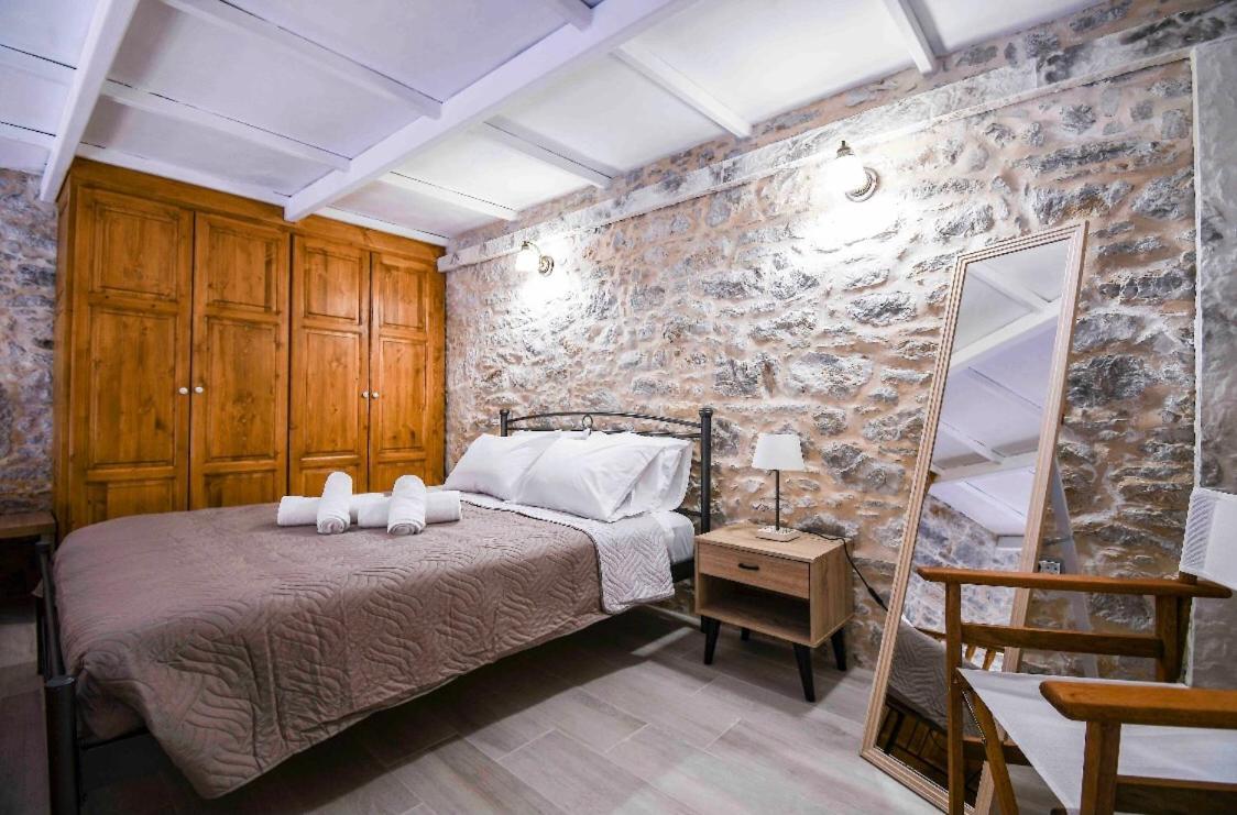 Stone Living Symi Central Apartments ภายนอก รูปภาพ