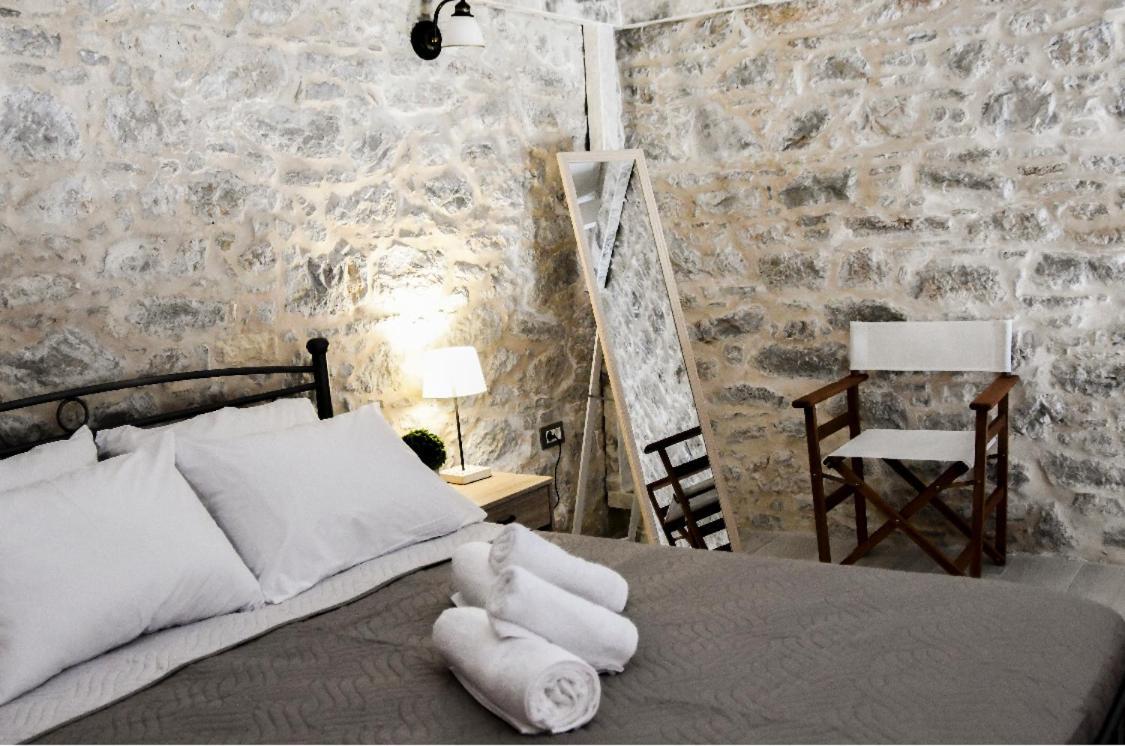 Stone Living Symi Central Apartments ภายนอก รูปภาพ