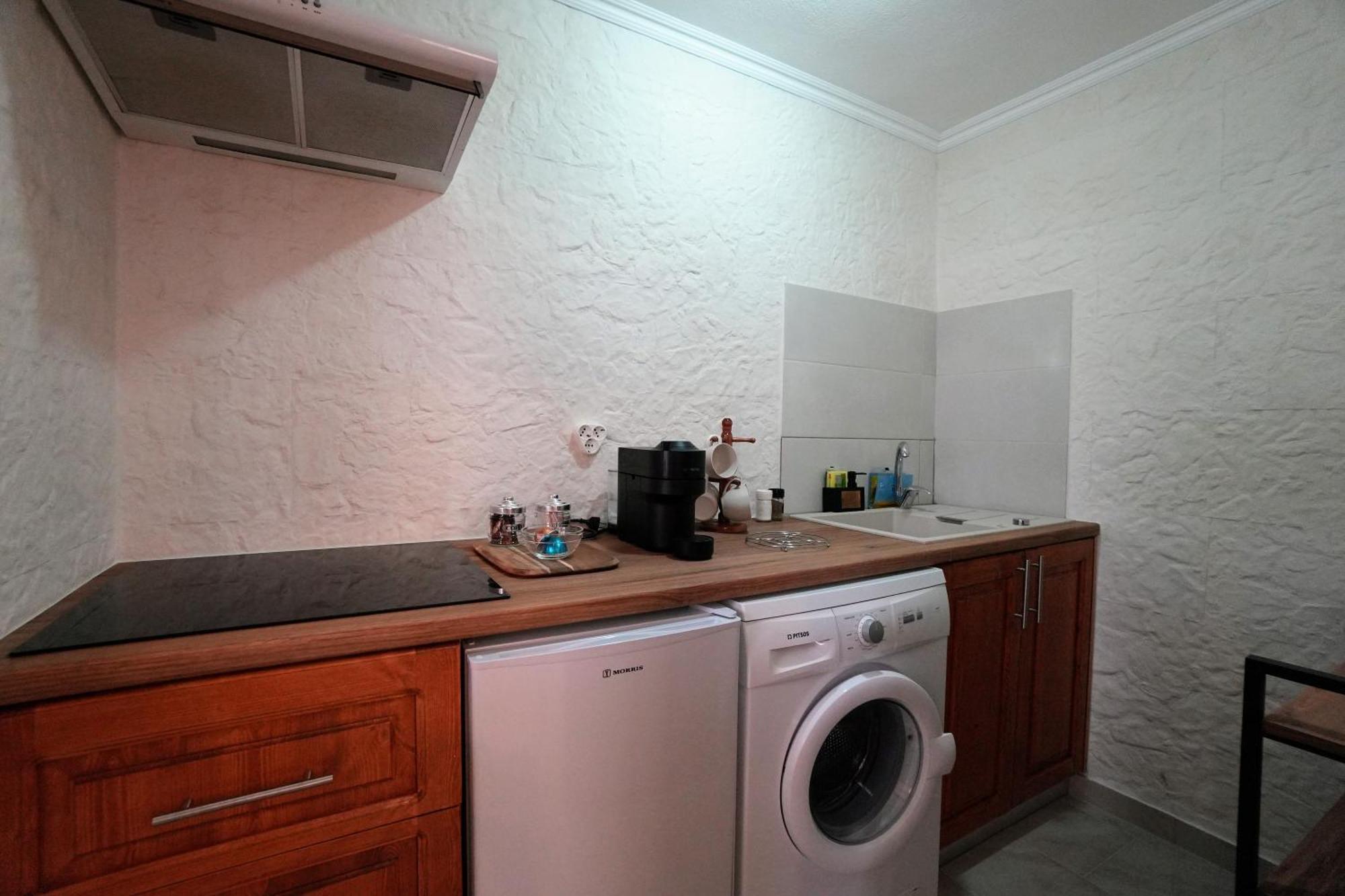 Stone Living Symi Central Apartments ภายนอก รูปภาพ